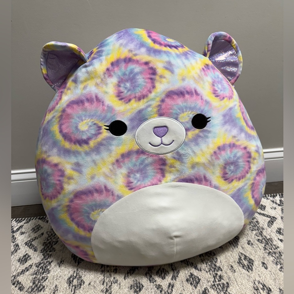 Squishmallow 20” Jonessa The Bear